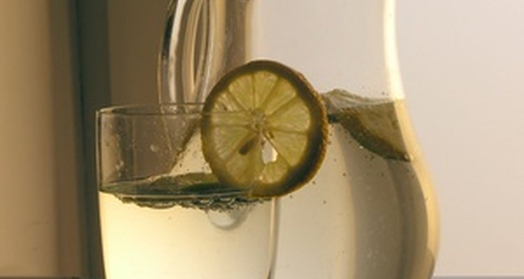 Toma un vaso extra de agua cada vez que amamantes a tu bebé.