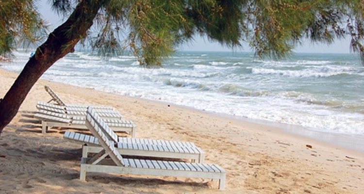 Staying in the shade can help you to stay cool.