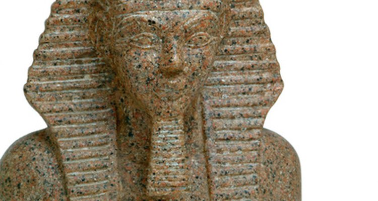Em tempos antigos, poltronas eram reservadas para faraós e reis