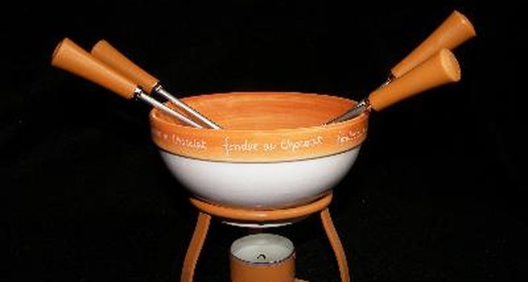 El fondue de chocolate siempre es una buena opción para el postre.