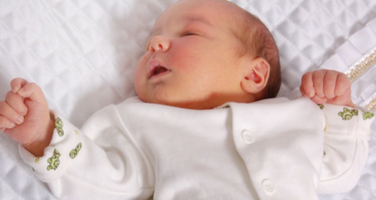 Además de mantener la habitación de un bebé fresca, acuéstalo boca arriba para reducir el riesgo de SMSL.
