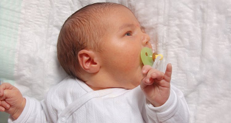 El Tender Vibes de Kolcraft moisés utiliza la vibración para calmar al bebé.