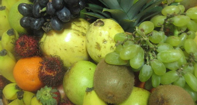 O ácido salicílico está presente tanto nas frutas quanto nos legumes e tratamento para espinhas. Nesse caso, consumir alimentos saudáveis afeta a pele