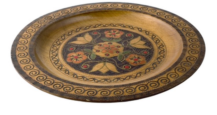 The value of collector plates varies greatly by subject.