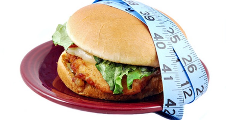 La Asociación Estadounidense del Corazón recomienda que del 25% al 35% de tus calorías diarias provengan de grasas.