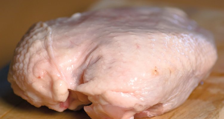 O frango estragado mostra sinais distintivos