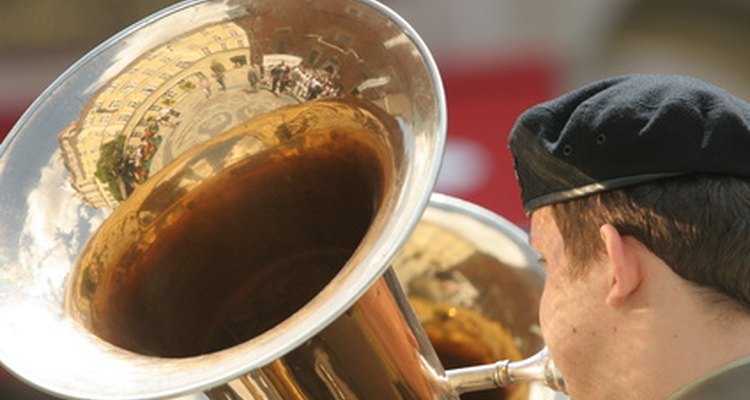 Fanfares are often played by military bands at ceremonies and parades.