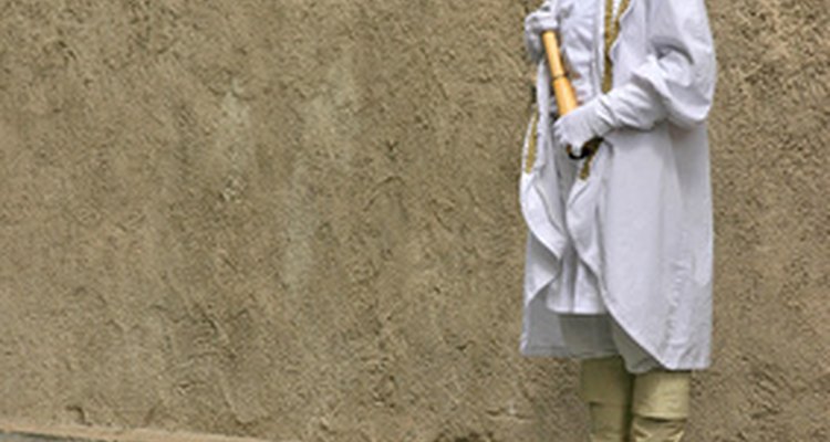 The human statue mime can stand still for hours.