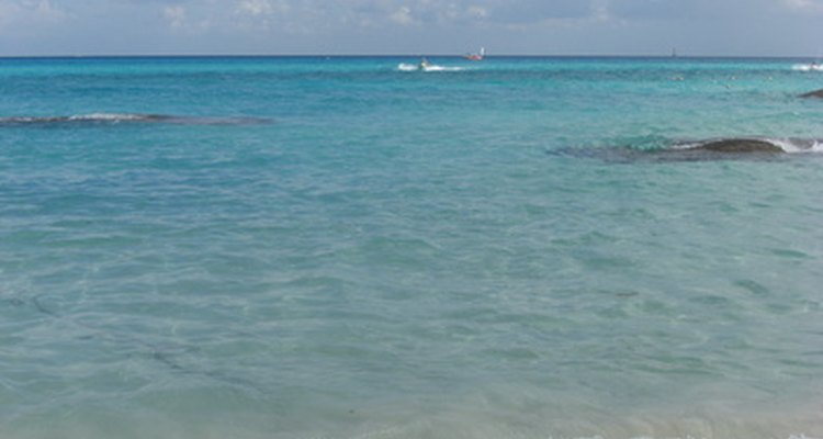 Las playas de arena blanca atraen mucho solteros a México.