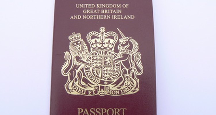 Los ciudadanos duales en Inglaterra pueden mantener los pasaportes de Gran Bretaña y de otros países.