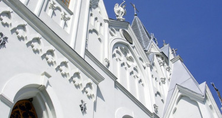 Muitas igrejas luteranas compartilham um gosto por arquitetura ornamentada com as igrejas católicas