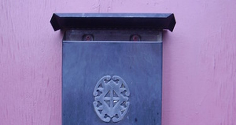 As caixas de correio que abrem por cima tornam mais fácil a entrega da correspondência pelos carteiros