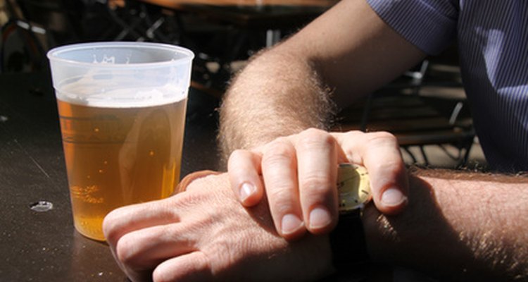 Tratar con un alcohólico requiere de paciencia.