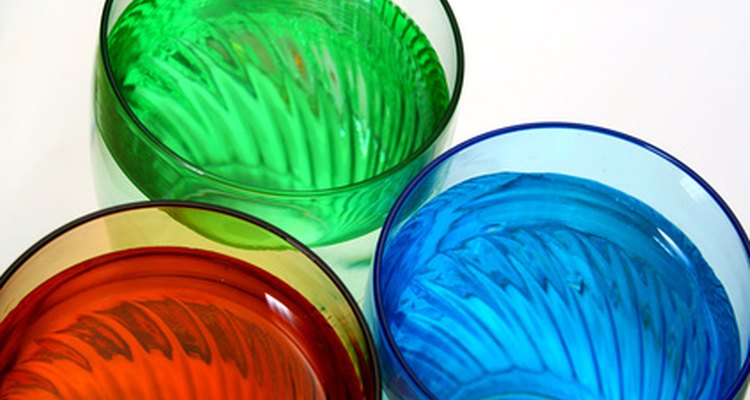 O líquido colorido em uma garrafa adiciona cor a qualquer decoração