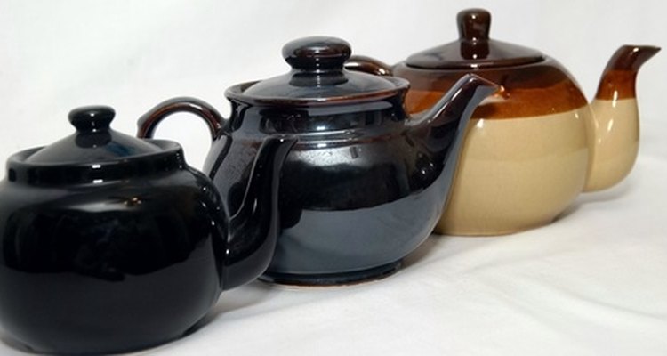 Learn how to research maker's marks on collectable teapots.