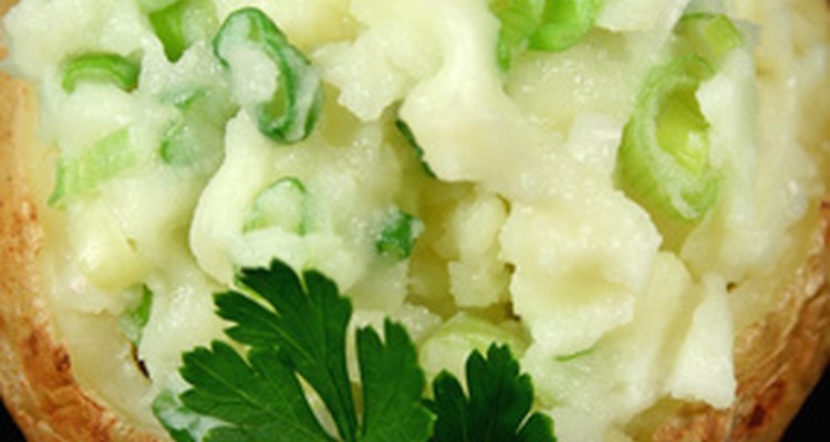 Los ingredientes pueden subir el contenido calórico de una patata.