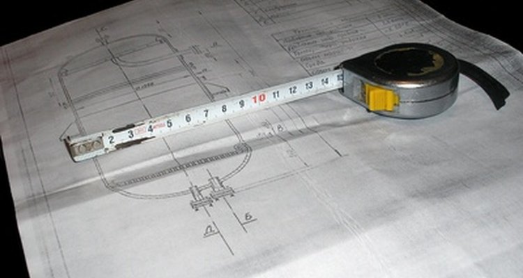 Os arquitetos usam maquetes de escala menor junto com outros tipos de modelos para apresentar suas criações aos clientes