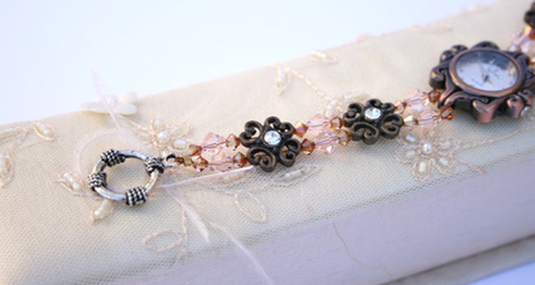 A groom might give the bride a traditional Norwegian gift.