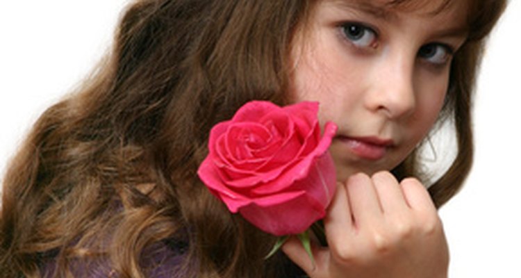 Victorian girls wore hair long and loose with curls or ringlets.