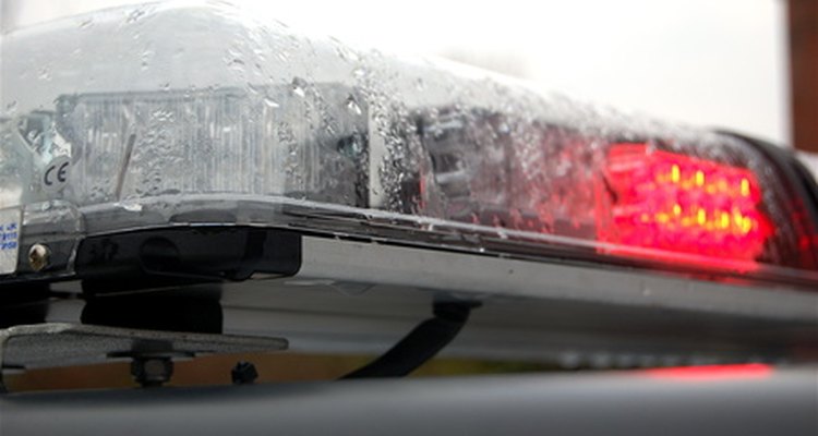 Las luces del coche de patrulla de policía tienen fines específicos.