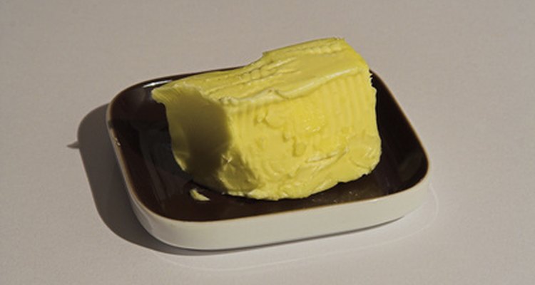 A banha tem um gosto diferente da manteiga, enquanto a gordura vegetal tem um gosto similar