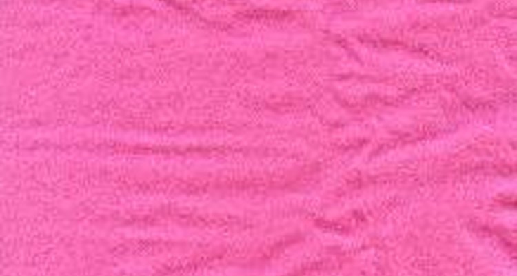 Utilize um tecido rosa para fazer a cauda