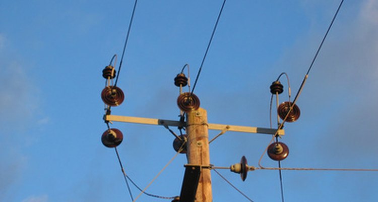 Las emisiones de radiación en la línea de energía pueden variar en distancia dependiendo de la fuerza de la corriente.