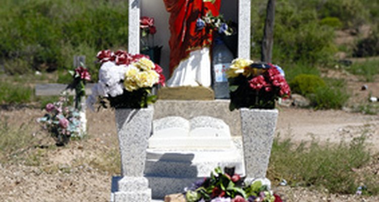 Funeral etiquette can be confusing.