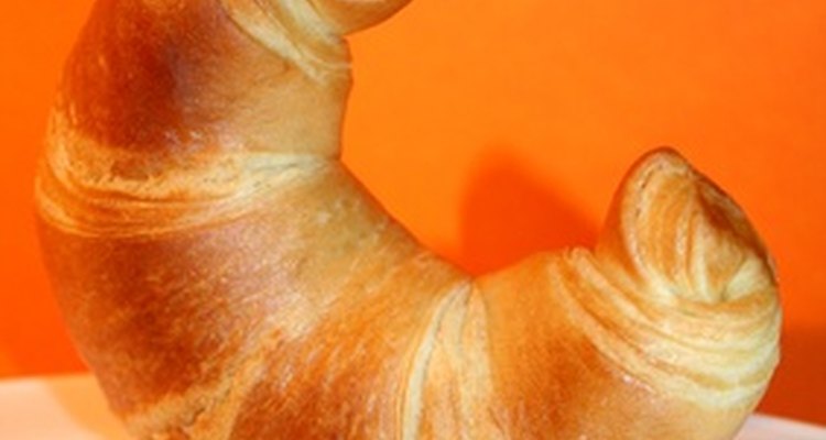 Los hornos de convección cocinan y hornean los alimentos de manera rápida y uniforme al hacer circular el aire dentro del horno.