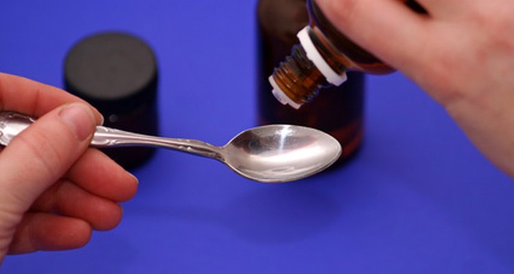 Remédios homeopáticos para piolhos incluem a maionese e o óleo da árvore-do-chá