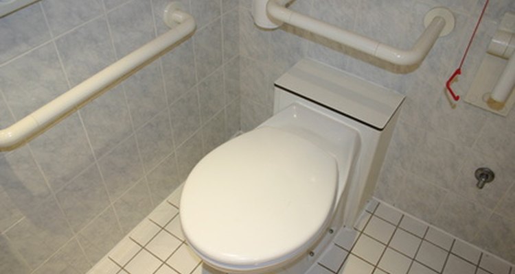 Los diseños de baños y sanitarios para discapacitados deben cumplir con los estándares ADA.