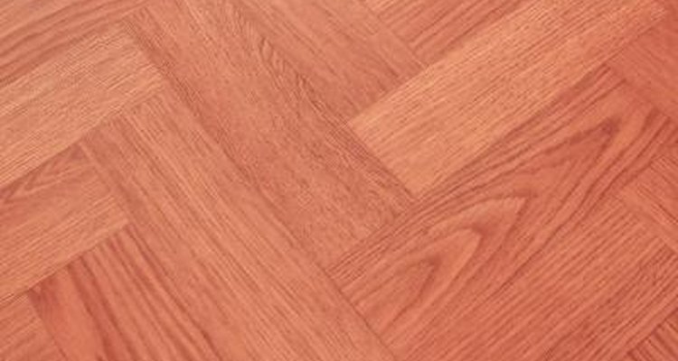 El suelo laminado tiene por objeto proporcionar la apariencia de los pisos de madera dura.
