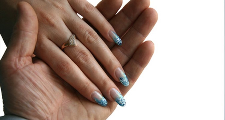 Puedes agregar esmalte para hacer diseños coloridos.