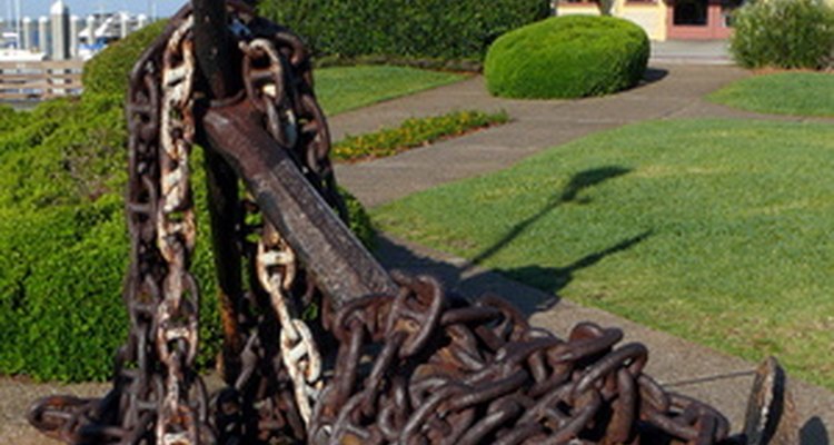An anchor entwined in rope or chain is also known as a fouled or foul anchor.