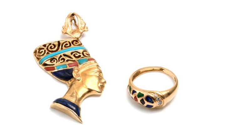 Respect the Egyptian culture and their dress when attending an Egyptian wedding.