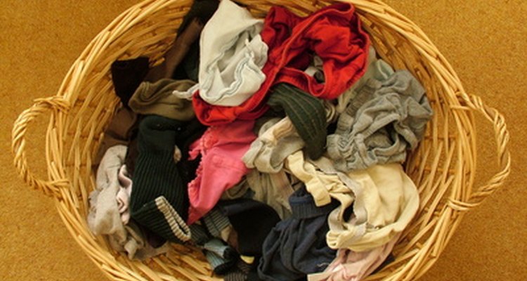 Algunos tipos de tejido de viscosa son lavables a máquina, pero otros tipos deben limpiarse en seco.
