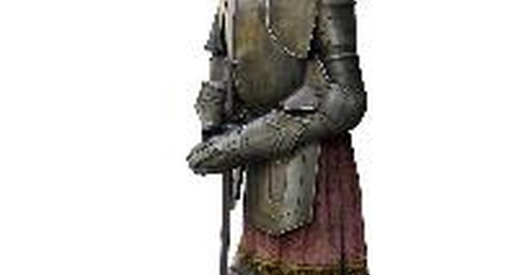 Los caballeros del medioevo usaban armaduras brillantes.
