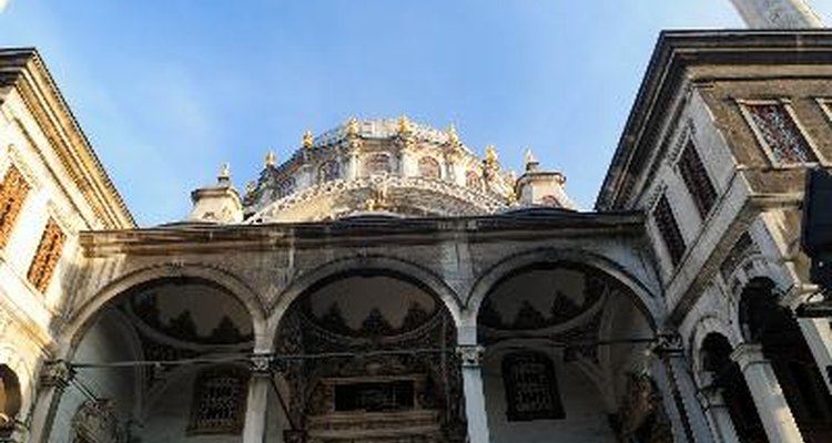 Hay varios tipos de tradiciones además de religiosas.
