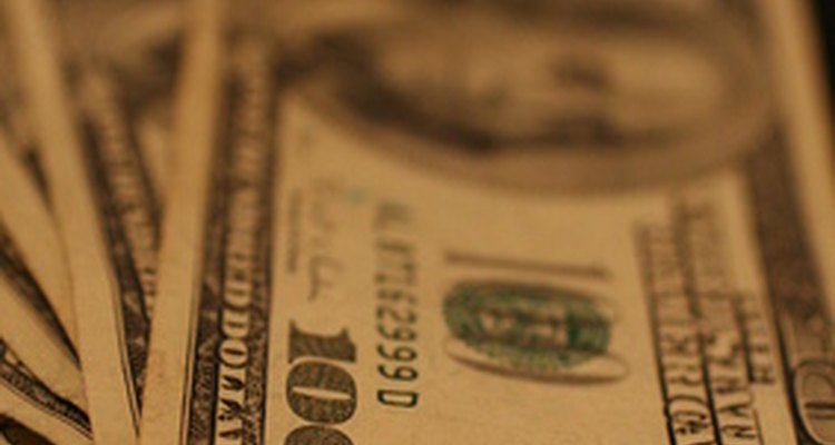 The expense of complying with CSR expecations is a con for businesses.