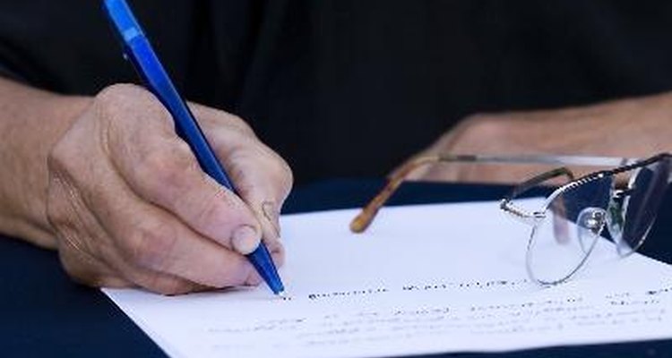 Los padres y los maestros todavía se basan en la comunicación escrita.