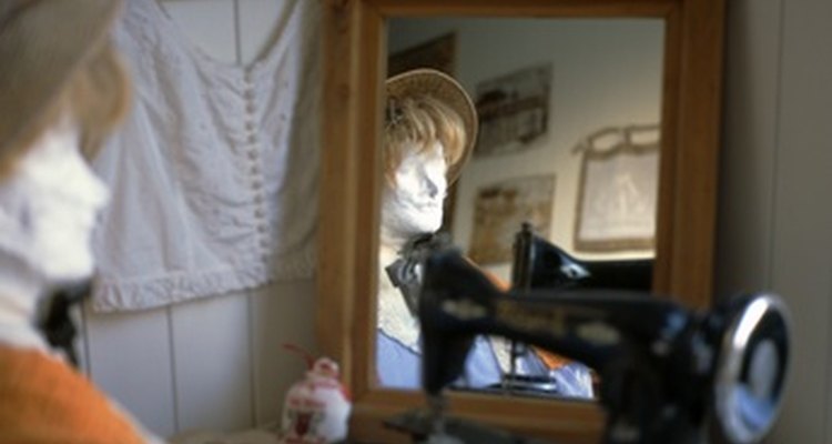 Mirror in corner