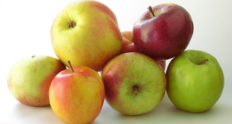 Mesmo sendo tão saudáveis, as maçãs quando apodrecem estragam as outras que estão perto