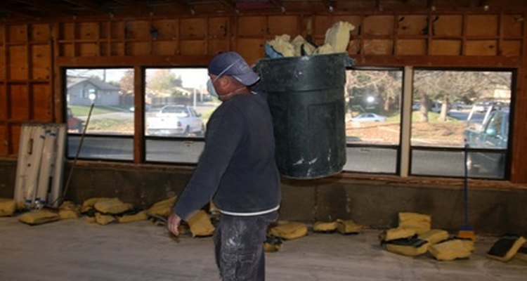 Workers handling rockwool must use masks to avoid inhalation.
