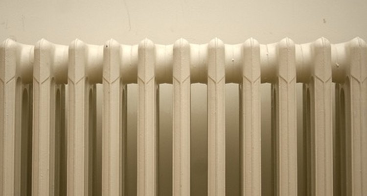 Un radiador es un tipo de cambiador de calor que comúnmente se encuentra alrededor de una casa.