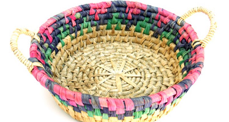 You can make a pretty bowl with dyed raffia.