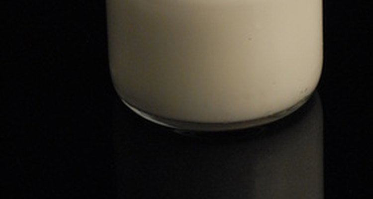 El yogur de soja proporciona una alternativa vegana, sin lactosa al yogur común.