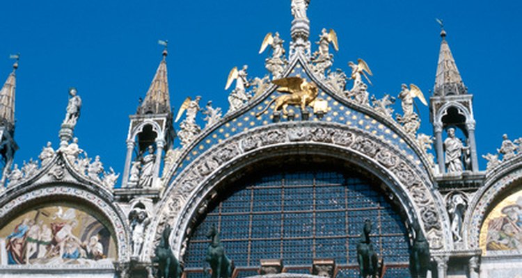 La cadena bizantina es tan ornamentado como todo el arte de esa época.