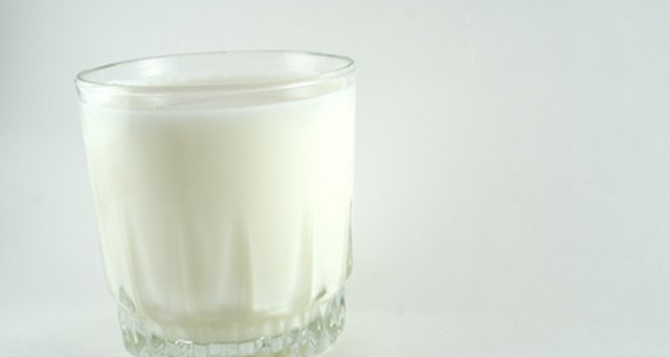 Un vaso de leche de vacas de pastoreo contiene mucho CLA.
