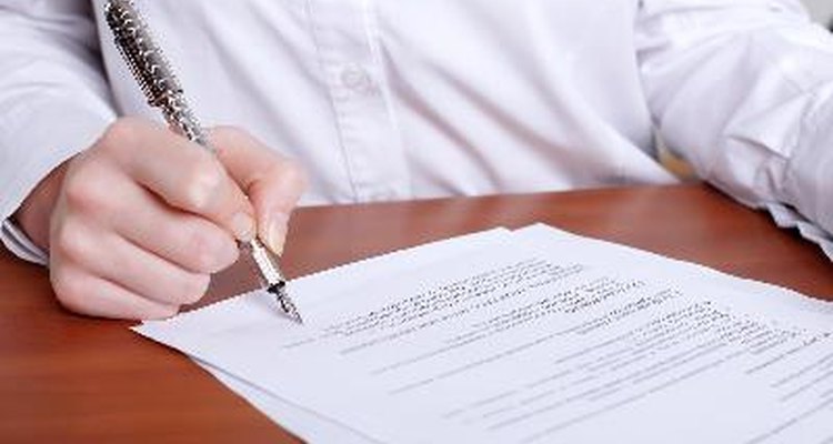 Algunas declaraciones juradas, escrituras y mandatos no pueden ser utilizados legalmente si no están notariados.