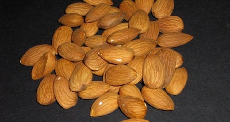 Las almendras contienen proteínas, calcio y vitamina E.